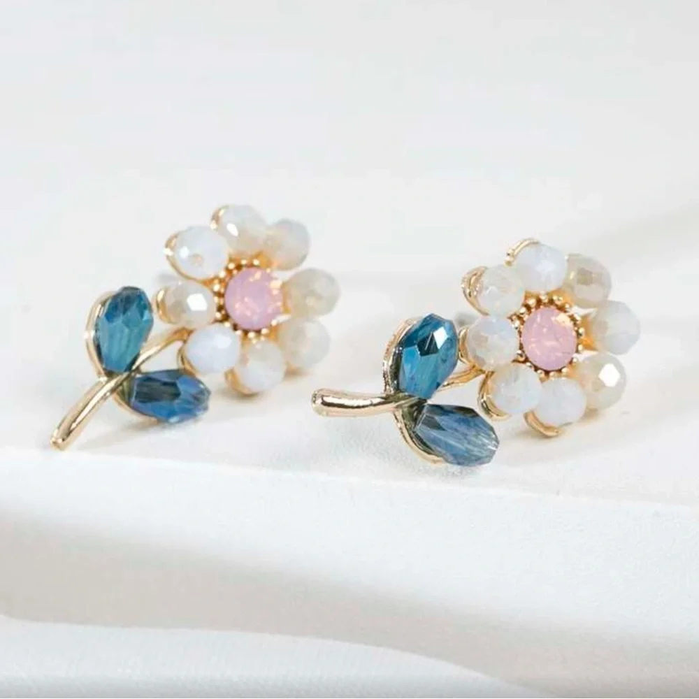 ✨Rhinestones Elegant Floral Crystal Earrings